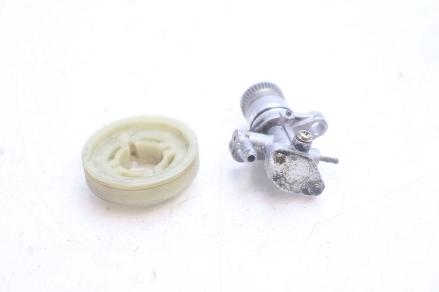 photo de BOMBA ACEITE YAMAHA SLIDER 50 (1999 - 2004) - Otra perspectiva