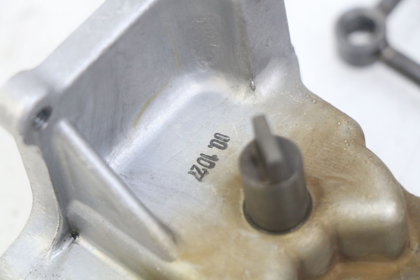 photo de BOMBA DE ACEITE TRIUMPH SPRINT ST 955 (1999 - 2001) - Zoom sobre los componentes