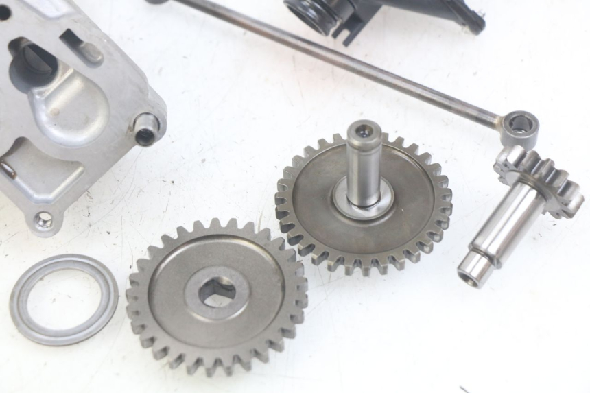 photo de BOMBA DE ACEITE TRIUMPH SPRINT ST 955 (1999 - 2001) - Detalles de los puntos de fijación