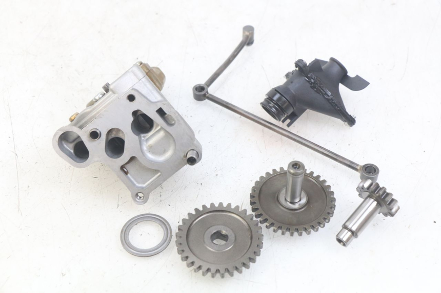 photo de BOMBA DE ACEITE TRIUMPH SPRINT ST 955 (1999 - 2001) - Recambio usado revisado