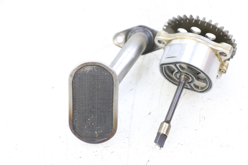 photo de BOMBA ACEITE SUZUKI GSR 750 (2011 - 2017) - Zoom estado de uso