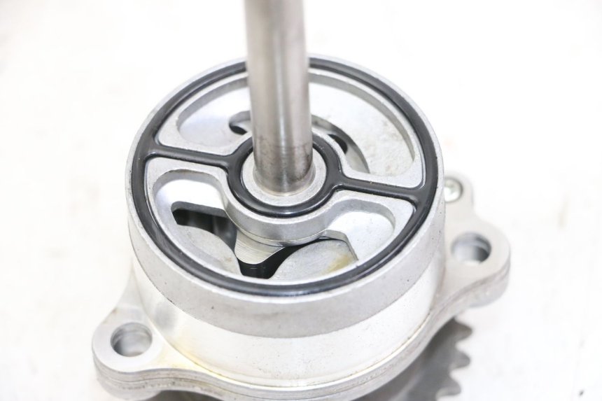 photo de BOMBA ACEITE SUZUKI GSX F GSXF 650 (2007 - 2015) - Otra perspectiva