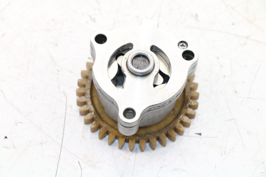 photo de BOMBA ACEITE SUZUKI SFV GLADIUS 650 (2009 - 2015) - Detalle de la pieza