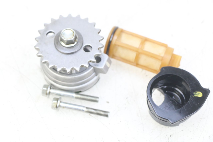 photo de BOMBA DE ACEITE PIAGGIO VESPA GTS IGET ABS 125 (2017 - 2023) - Otra perspectiva