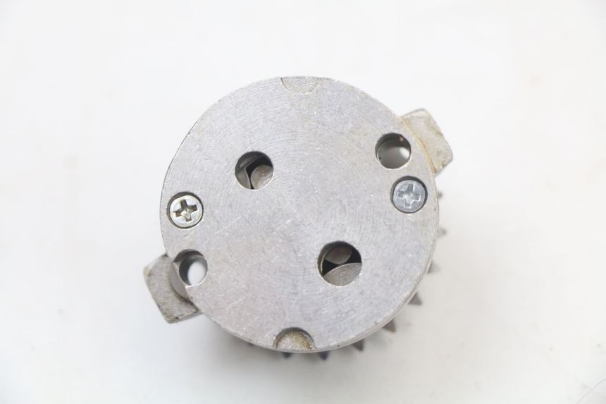 photo de BOMBA ACEITE PIAGGIO VESPA LX 125 (2005 - 2010) - Otra perspectiva