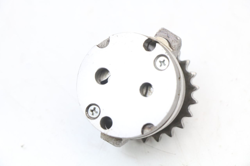 photo de BOMBA ACEITE PIAGGIO X9 125 (2000 - 2003) - Primer plano técnico