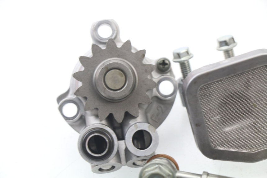 photo de BOMBA ACEITE YAMAHA YZ-F YZF 250 (2007 - 2013) - Detalles de los puntos de fijación