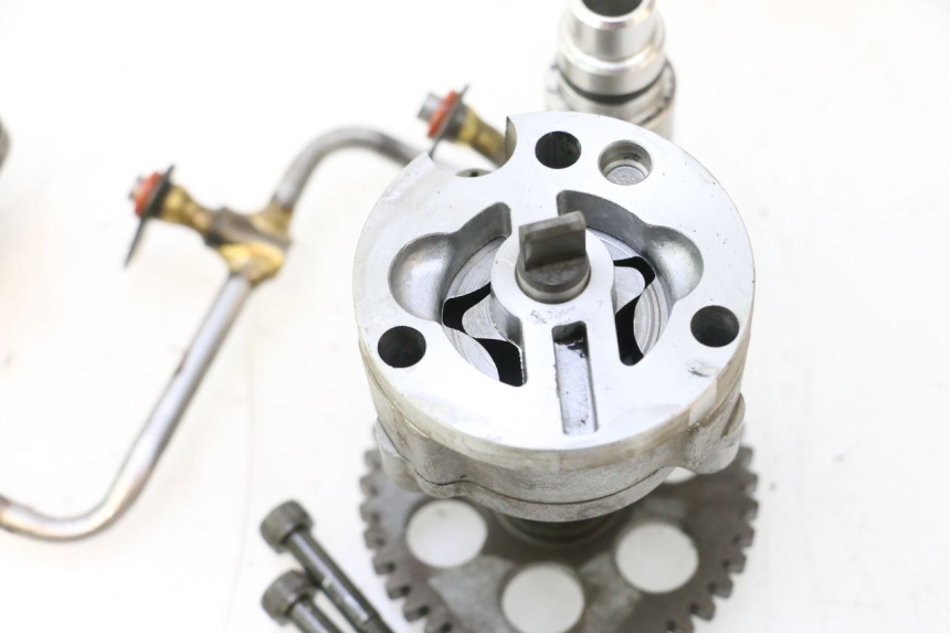 photo de BOMBA ACEITE YAMAHA YZF R GENESIS 750 (1993 - 1998) - Zoom estado de uso