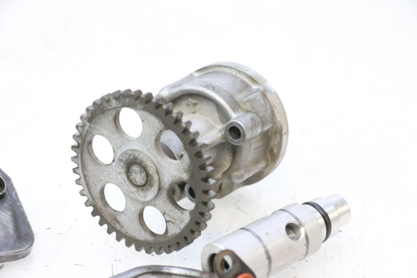 photo de BOMBA ACEITE YAMAHA YZF R GENESIS 750 (1993 - 1998) - Detalles de los puntos de fijación
