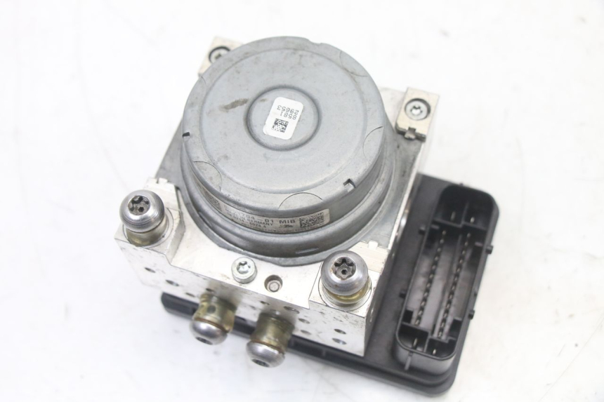 photo de BOMBA ABS BMW S RR ABS S1000RR 1000 (2015 - 2018) - Otra perspectiva