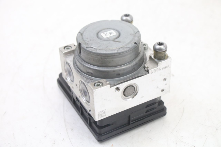 photo de BOMBA ABS BMW S RR ABS S1000RR 1000 (2015 - 2018) - Detalles de los puntos de fijación