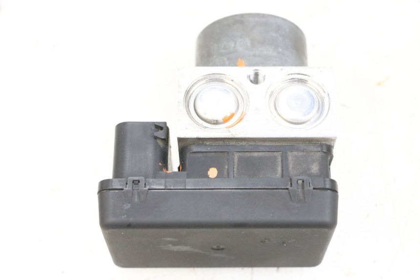 photo de BOMBA ABS SUZUKI BURGMAN 650 (2013 - 2020) - Primer plano de alta resolución