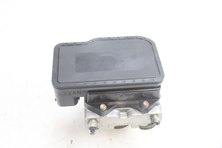 photo de BOMBA ABS SUZUKI BURGMAN EXECUTIVE ABS 650 (2006 - 2012) - Estado de la superficie y material