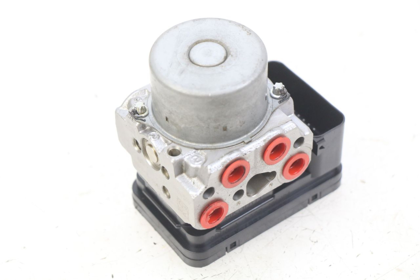 photo de BOMBA ABS HONDA CB R 1000 (2018 - 2023) - Detalle de la pieza