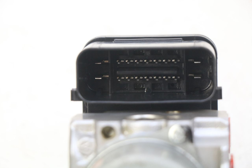 photo de BOMBA ABS HONDA CB R 1000 (2018 - 2023) - Zoom estado de uso