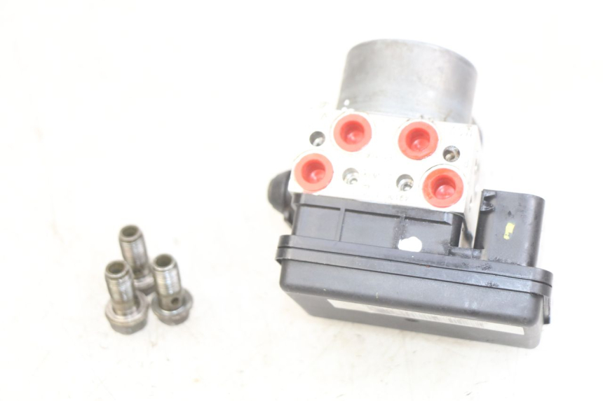 photo de BOMBA ABS KYMCO DOWNTOWN ABS 125 (2015 - 2017) - Primer plano técnico