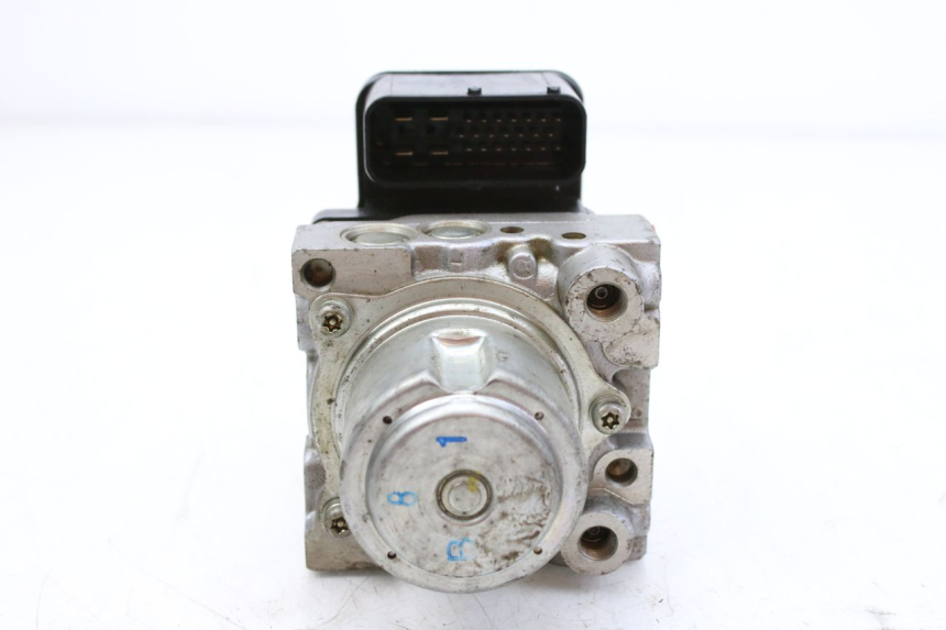 photo de BOMBA ABS HONDA FES S-WING SWING ABS 125 (2007 - 2015) - Primer plano técnico