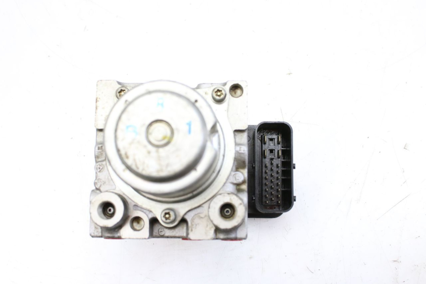 photo de BOMBA ABS HONDA FES S-WING SWING ABS 125 (2007 - 2015) - Detalles de los puntos de fijación