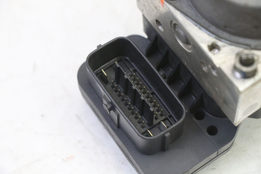 photo de BOMBA ABS YAMAHA FJR ABS 1300 (2006 - 2012) - Zoom estado de uso