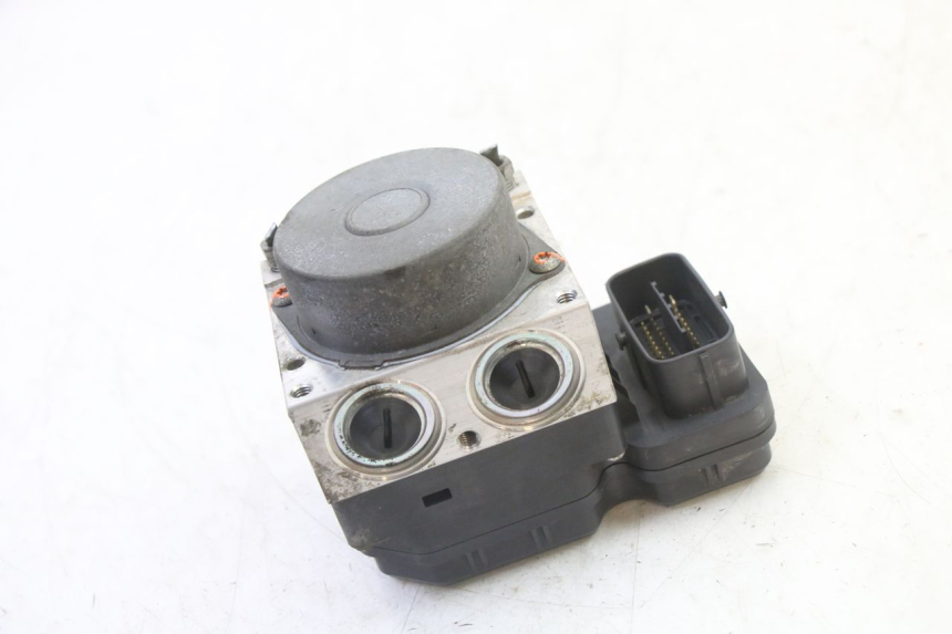 photo de BOMBA ABS YAMAHA FJR ABS 1300 (2006 - 2012) - Otra perspectiva