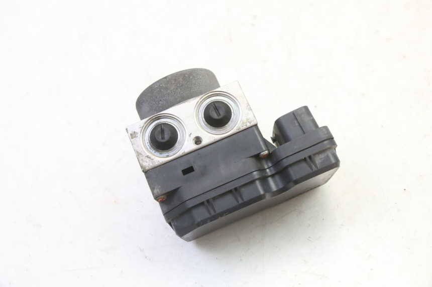 photo de BOMBA ABS YAMAHA FJR ABS 1300 (2006 - 2012) - Detalles de los puntos de fijación