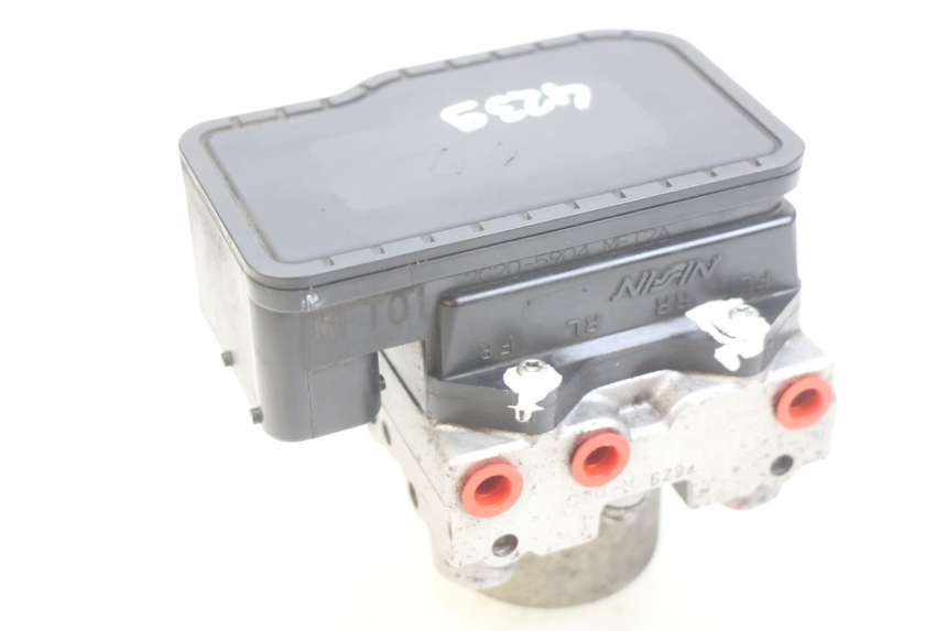 photo de BOMBA ABS HONDA FJS SILVERWING SILVER WING 400 (2009 - 2016) - Detalles de los puntos de fijación