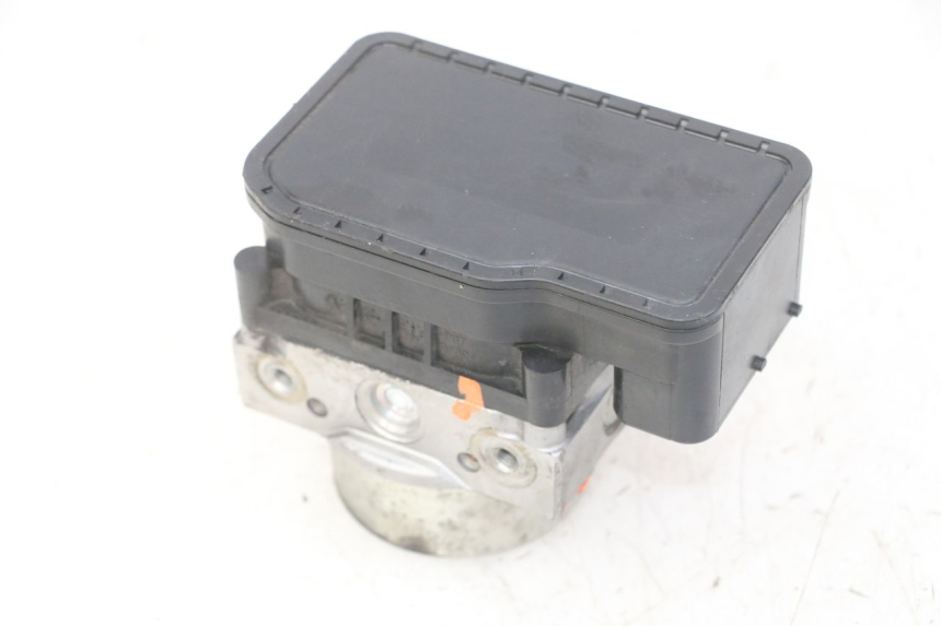 photo de BOMBA ABS HONDA FORZA ABS 300 (2013 - 2017) - Primer plano técnico