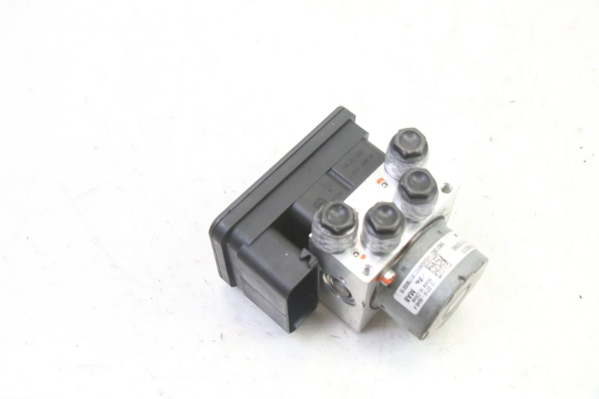 photo de BOMBA ABS BMW G310 R 310 (2016 - 2020) - Zoom estado de uso