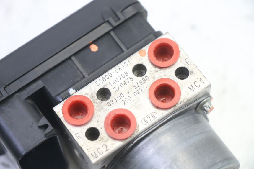 photo de BOMBA ABS SUZUKI GSR 750 (2011 - 2017) - Zoom estado de uso