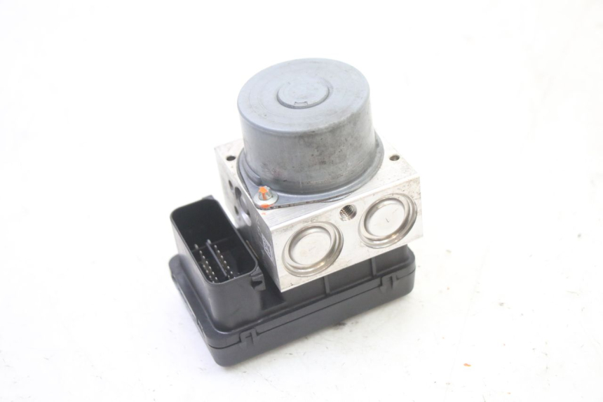 photo de BOMBA ABS SUZUKI GSR 750 (2011 - 2017) - Otra perspectiva