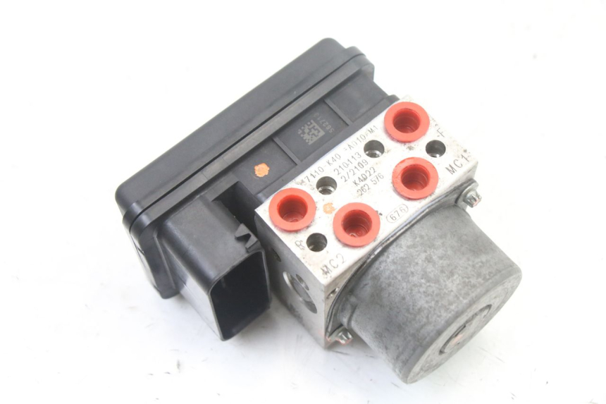 photo de BOMBA ABS HONDA FORZA 125 (2021 - 2025) - Primer plano técnico