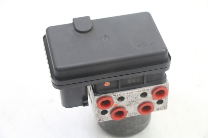 photo de BOMBA ABS HONDA FORZA 125 (2021 - 2025) - Detalles de los puntos de fijación