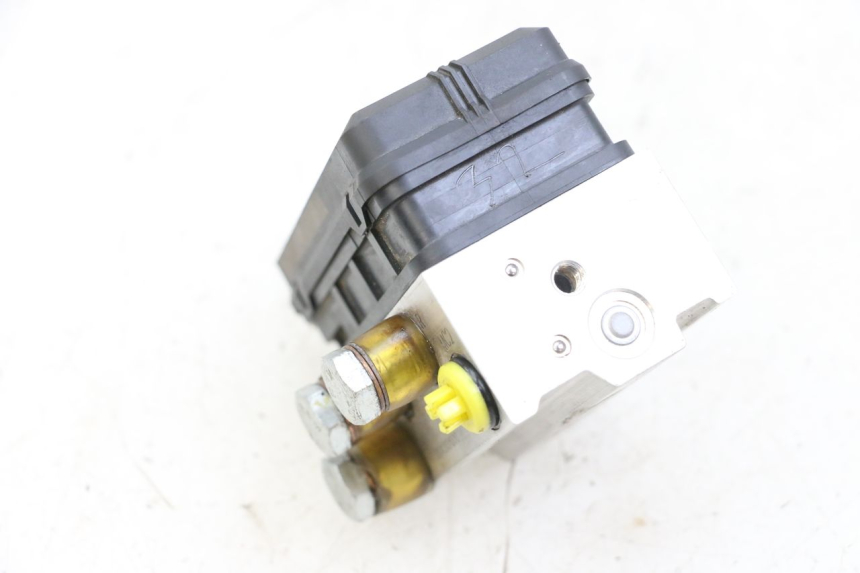 photo de BOMBA ABS HUSQVARNA SVARTPILEN 401 (2018 - 2023) - Detalle de la pieza