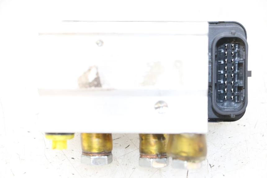 photo de BOMBA ABS HUSQVARNA SVARTPILEN 401 (2018 - 2023) - Vista general del producto