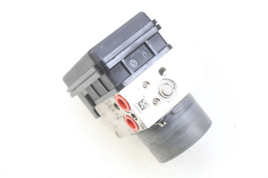 photo de BOMBA ABS PIAGGIO LIBERTY IGET S 125 (2016 - 2020) - Primer plano técnico