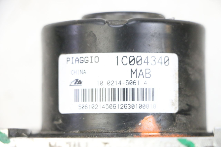 photo de BOMBA ABS PIAGGIO MP3 HPE 300 (2019 - 2026) - Recambio usado revisado