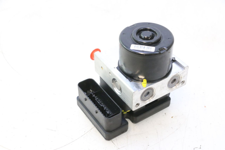 photo de BOMBA ABS PIAGGIO MP3 HPE 530 (2022 - 2026) - Características distintivas