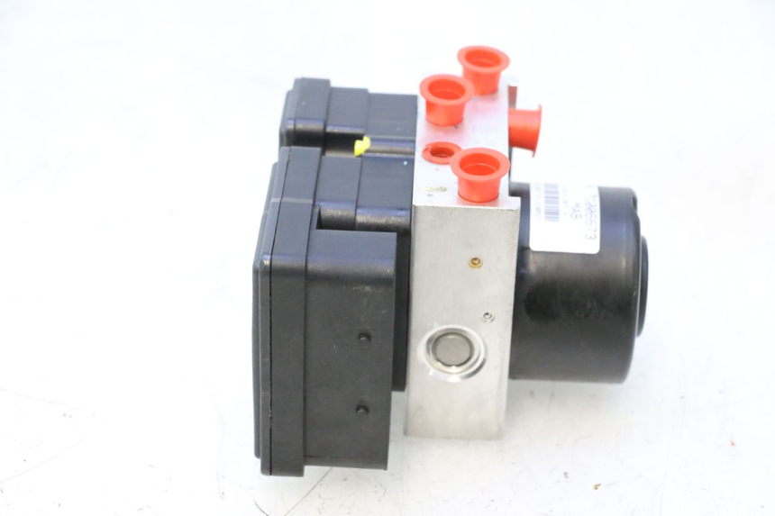 photo de BOMBA ABS PIAGGIO MP3 HPE 530 (2022 - 2026) - Foto de producto adicional