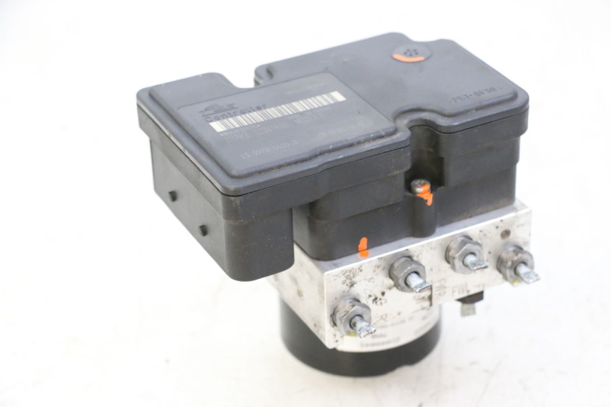 photo de BOMBA ABS PIAGGIO MP3 500 (2014 - 2017) - Primer plano técnico