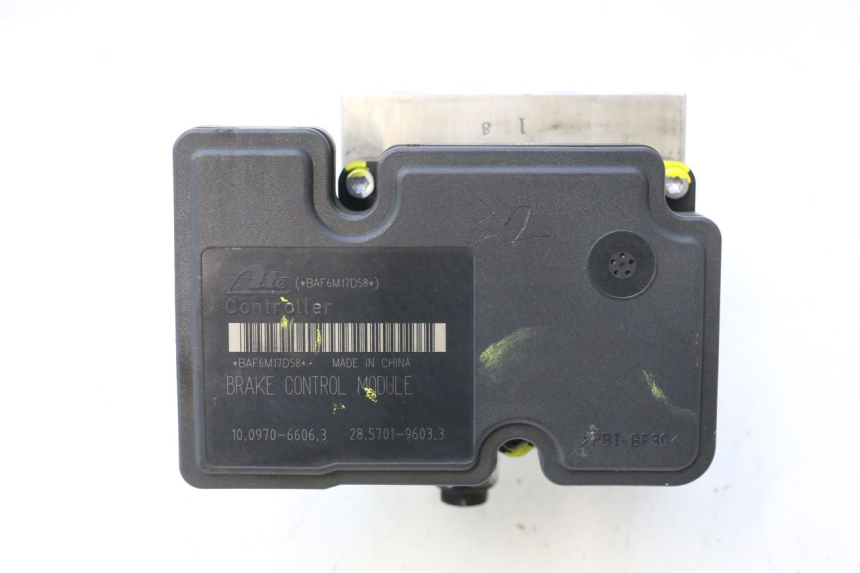 photo de BOMBA ABS PIAGGIO MP3 500 (2016 - 2018) - Zoom estado de uso