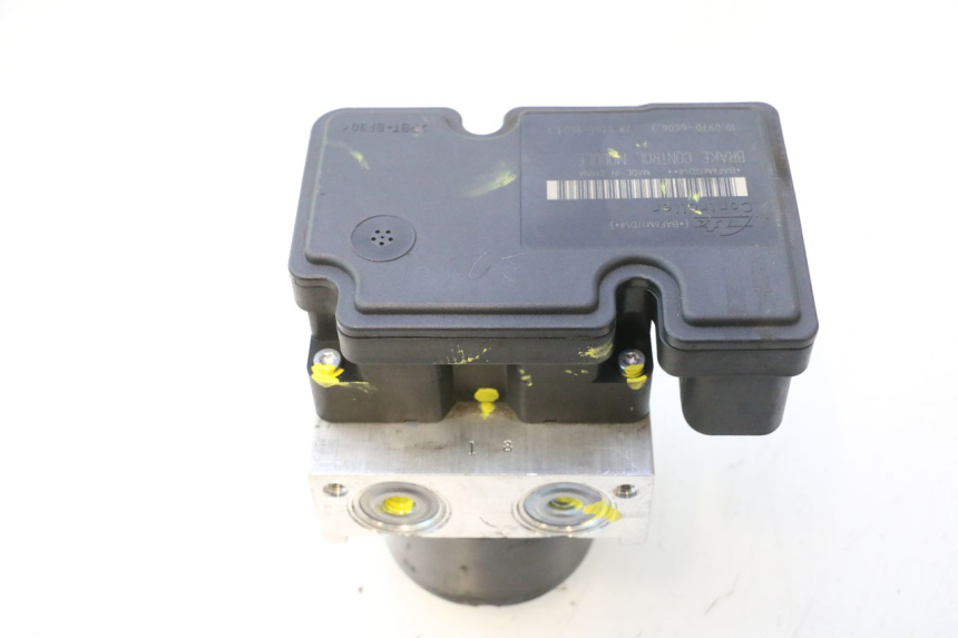 photo de BOMBA ABS PIAGGIO MP3 500 (2016 - 2018) - Primer plano técnico