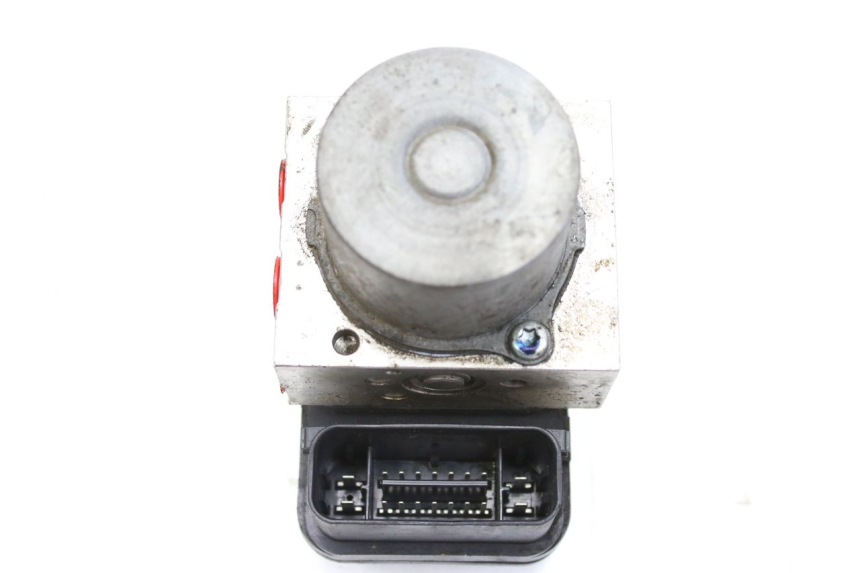 photo de BOMBA ABS YAMAHA MT-07 MT07 700 (2018 - 2020) - Zoom estado de uso