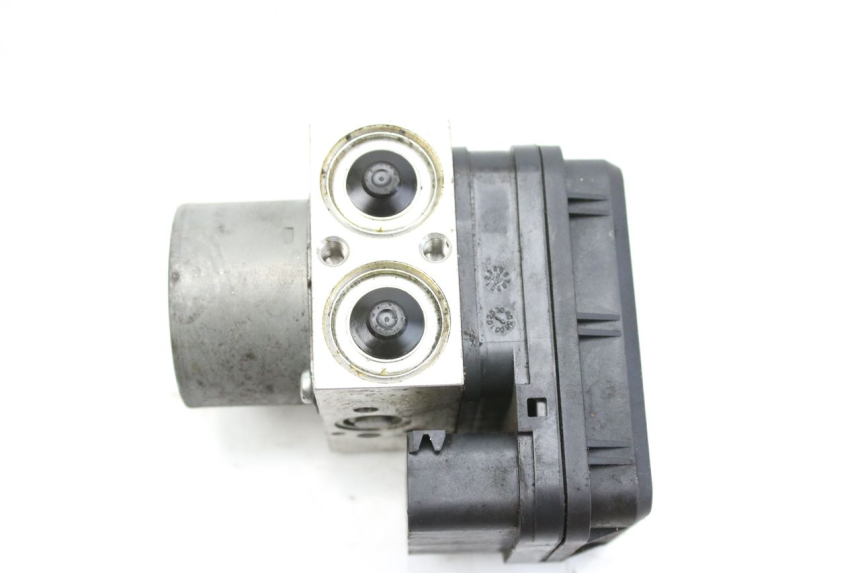 photo de BOMBA ABS YAMAHA MT-07 MT07 700 (2018 - 2020) - Otra perspectiva