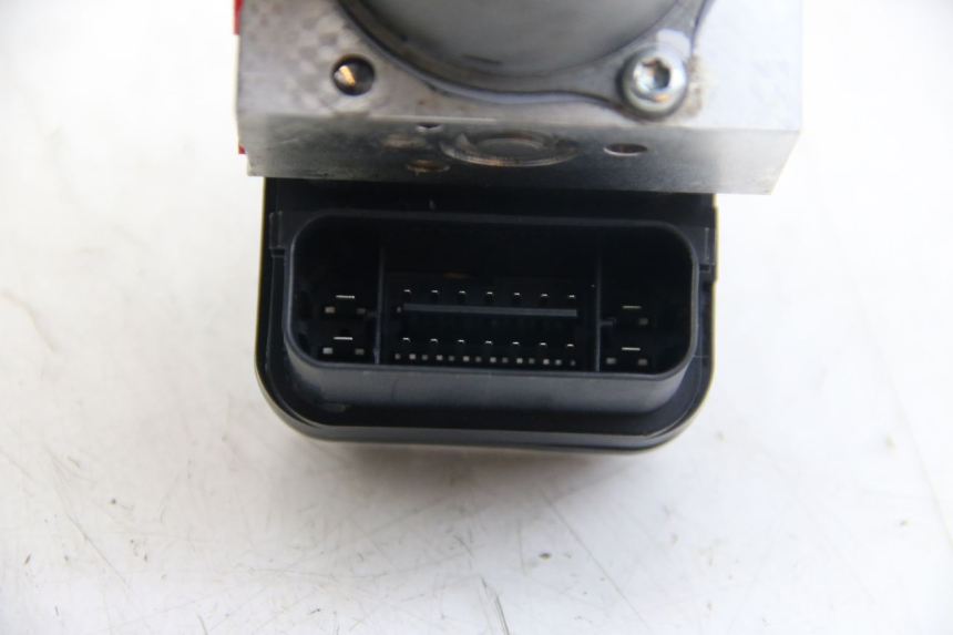 photo de BOMBA ABS YAMAHA MT ABS 125 (2014 - 2018) - Detalles de los puntos de fijación