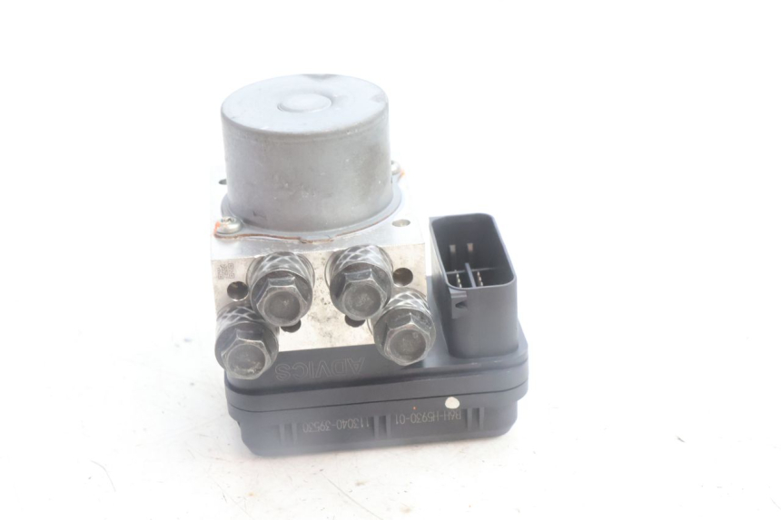 photo de BOMBA ABS YAMAHA N-MAX NMAX 125 (2021 - 2024) - Primer plano técnico