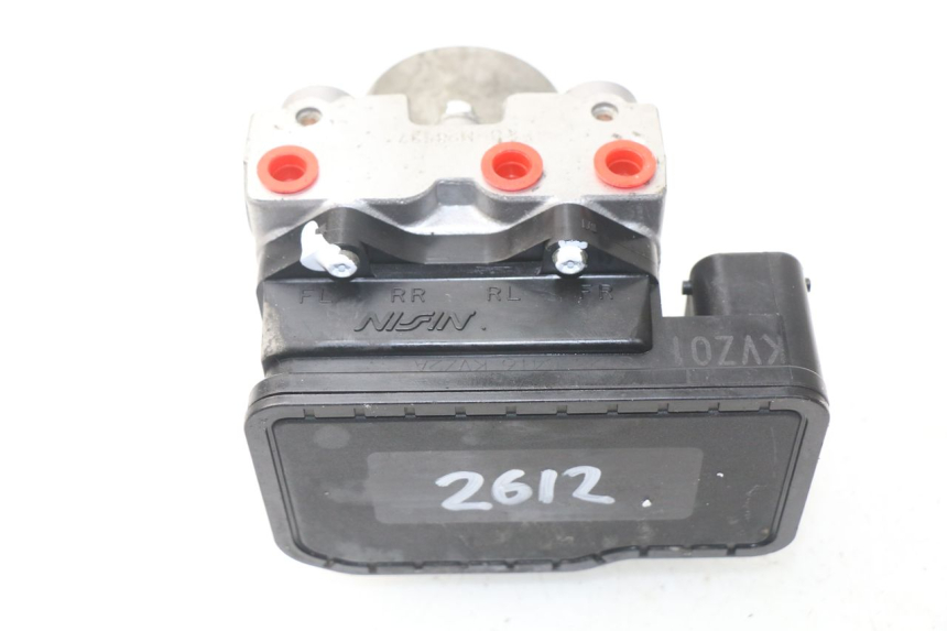 photo de BOMBA ABS HONDA NSS EX FORZA 250 (2005 - 2013) - Primer plano técnico