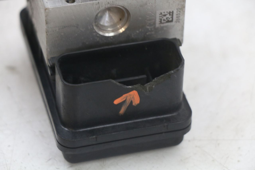 photo de BOMBA ABS PEUGEOT BELVILLE 125 (2017 - 2021) - Primer plano técnico