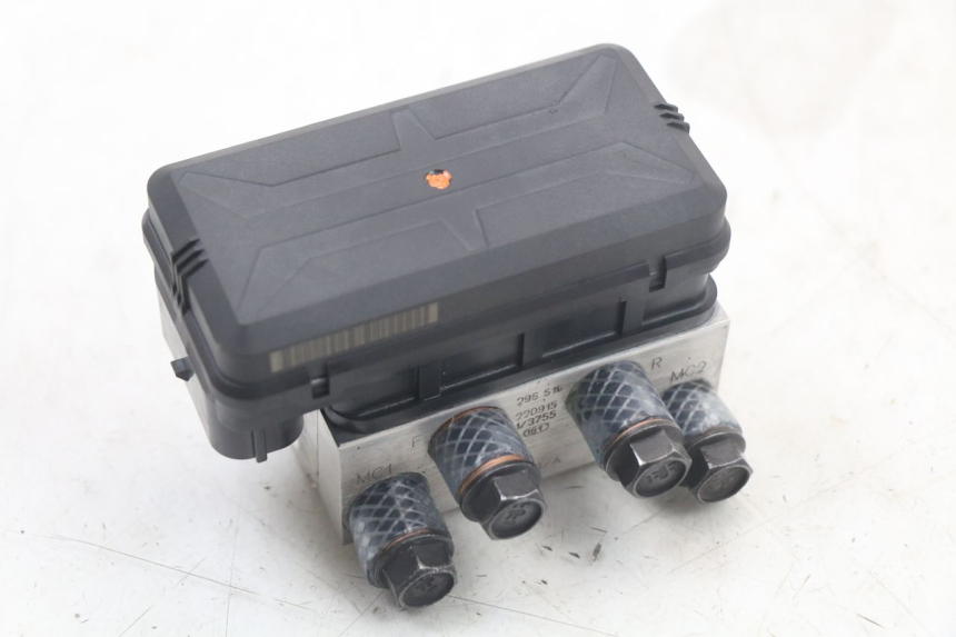 photo de BOMBA ABS ROYAL ENFIELD CONTINENTAL GT 650 (2019 - 2024) - Detalle de la pieza