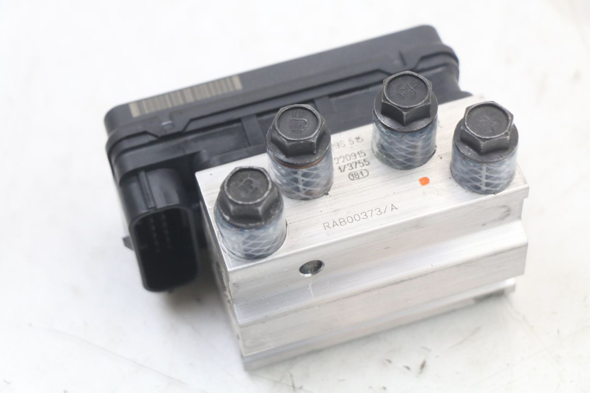 photo de BOMBA ABS ROYAL ENFIELD CONTINENTAL GT 650 (2019 - 2024) - Zoom estado de uso