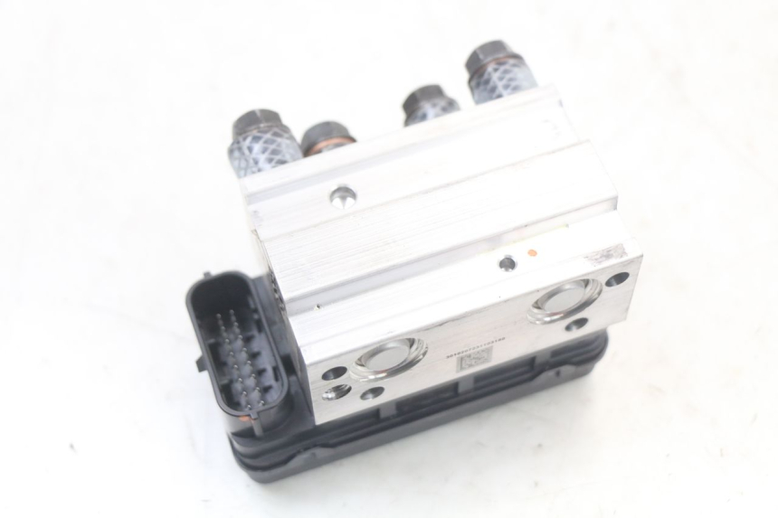 photo de BOMBA ABS ROYAL ENFIELD CONTINENTAL GT 650 (2019 - 2024) - Otra perspectiva